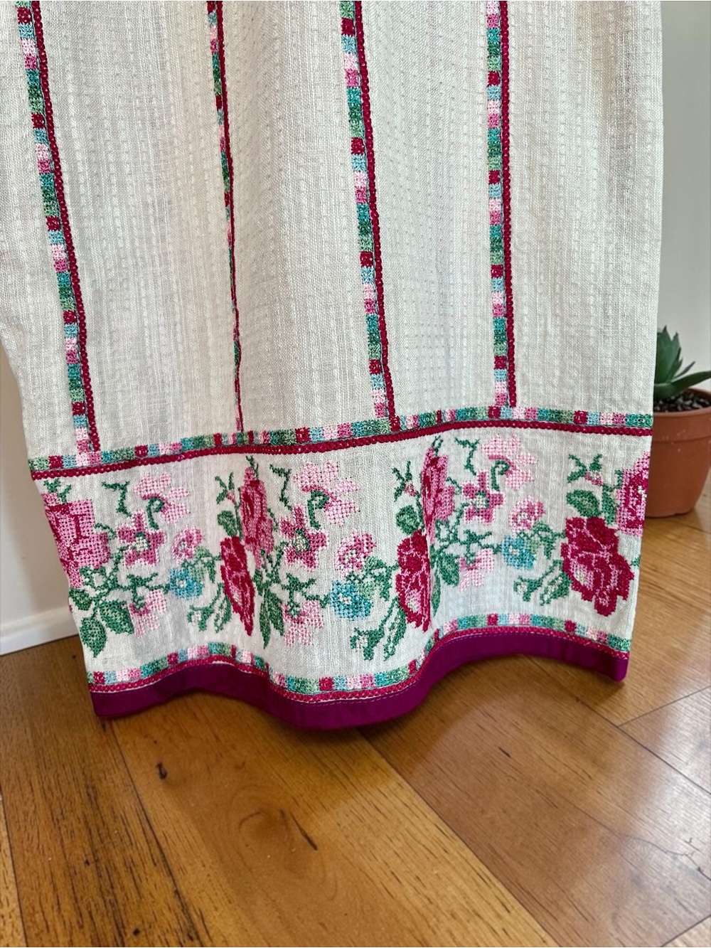 ETHNC Pakistani Embroidered Boho Crop Pants Size Large - Picture 2 of 8